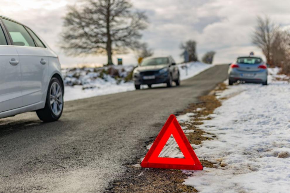 Временно движението по път III-401 Ловеч – Микре, в участъка