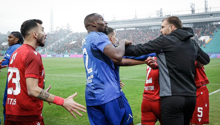 Футбол - Сангаре защити реномето си на най-силен на 