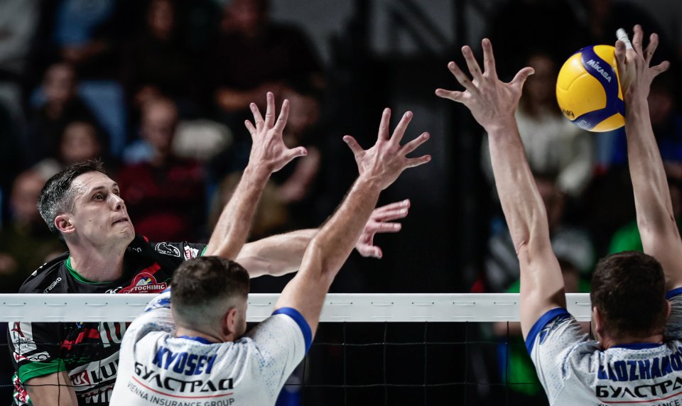 Нефтохимик победи Пирин и грабна efbet Купа на България1