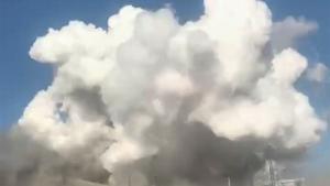 Двама загинали и 66 ранени при експлозия в завод за