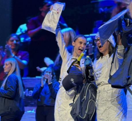 Ася Косаджиева чиято звезда изгря в кулинарното предаване Мастършеф получи