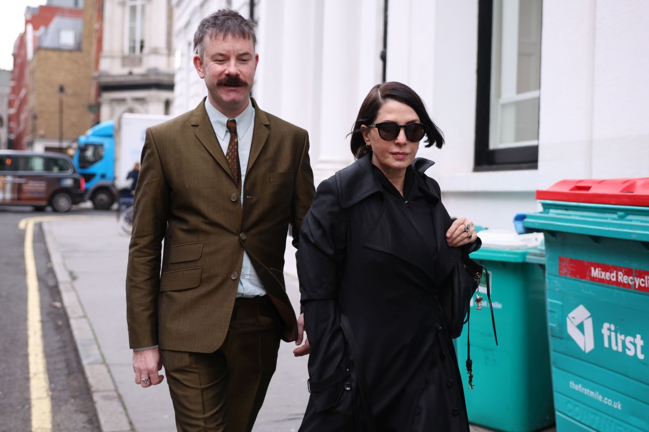 <p>Принц Хари отново в светлината на прожекторите &ndash; елегантен и решителен</p>