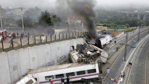 Испанският министър председател Педро Санчес обяви тридневен траур след като