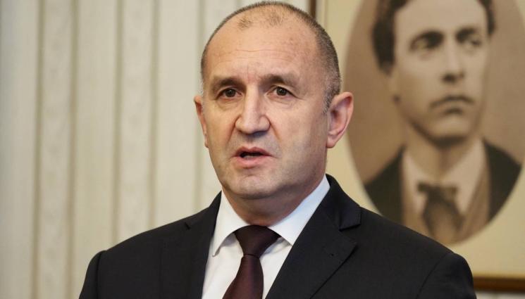 румен радев - ПРЕД КС: Румен Радев ще депозира оставката си като президент