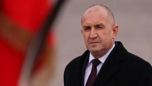 Румен Радев е роден на 18 юни 1963 г в