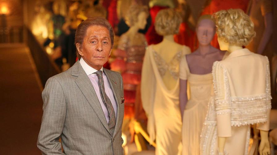 „Краят на една епоха“: Светът на модата скърби за загубата на Валентино