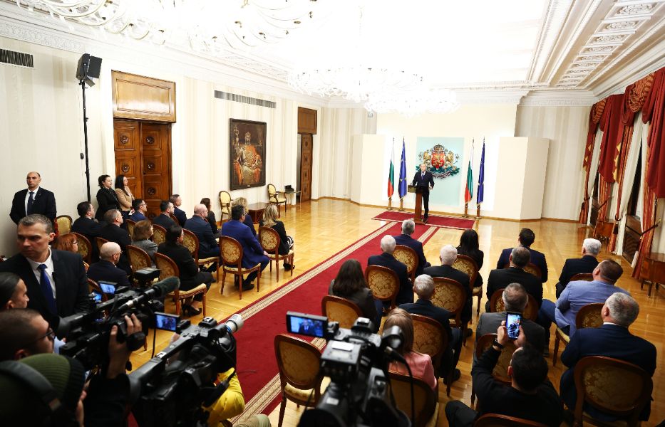 <p>Държавният глава Румен Радев с обръщение към българския народ.</p>