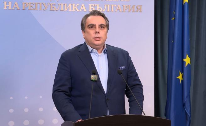 След оставката на Румен Радев: Асен Василев с няколко въпроса към президента