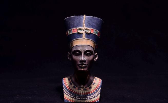 Археолог: Гробницата на Нефертити ще бъде открита скоро