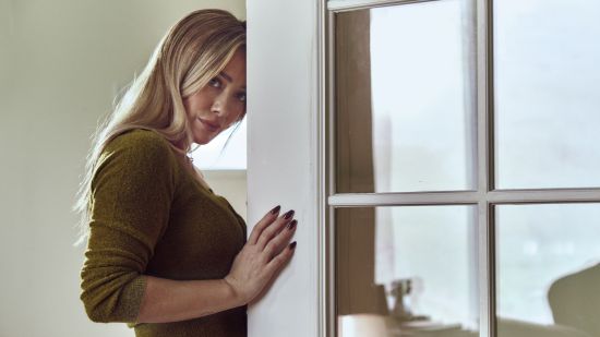 Hilary Duff сподели сингъла „Roommates“