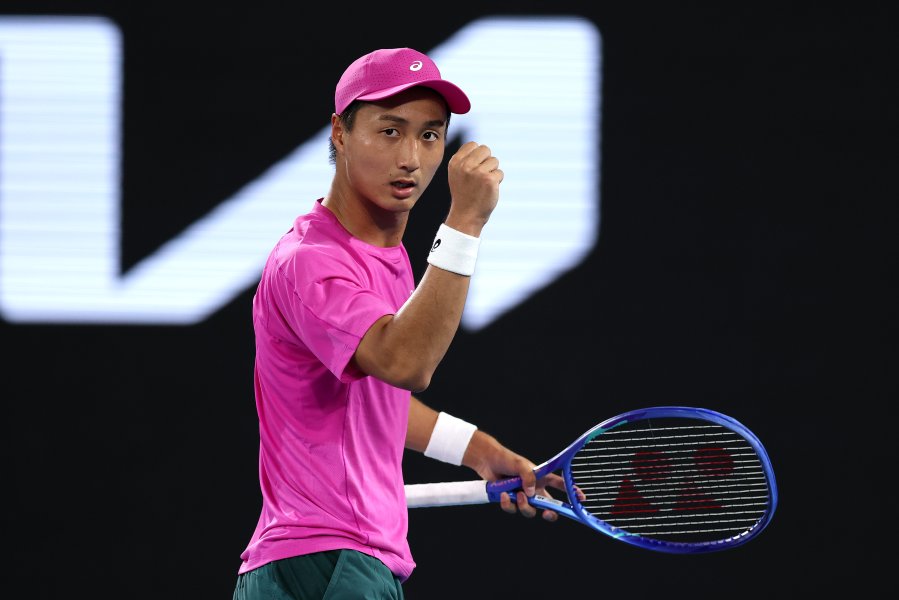 Шинтаро Мочизуки Стефанос Циципас1