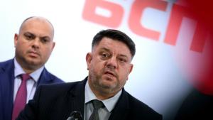 Във връзка с тиражираната в медиите информация относно едновременното напускане