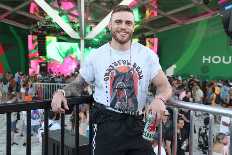 Гъс Кенуърти1