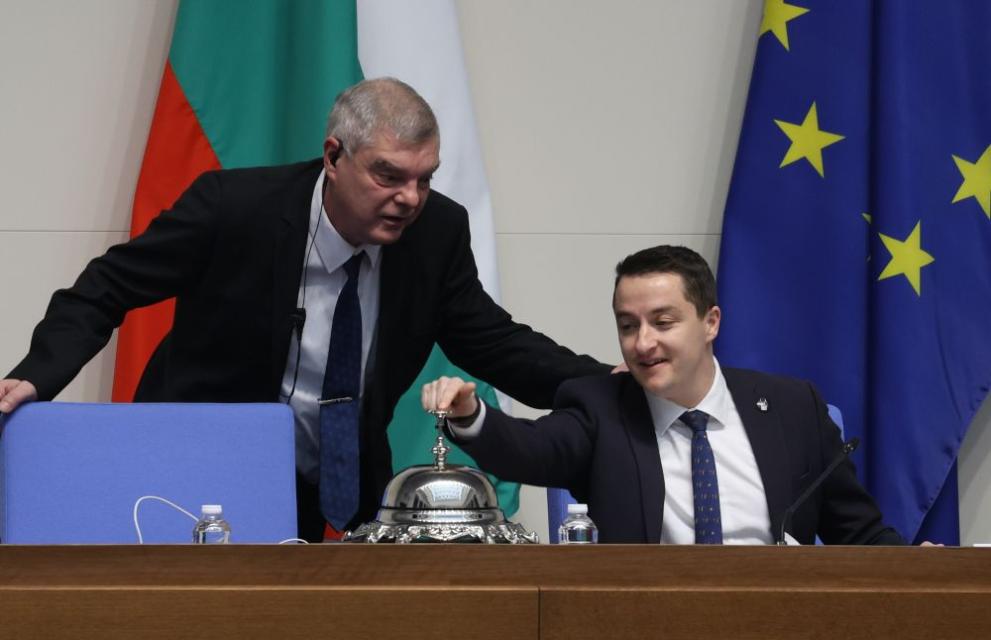 Депутатът от ПП-ДБ Явор Божанков си направи шега в пленарната