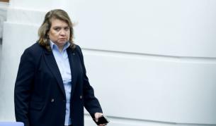 <p>Киселова:&nbsp;Сарафов формално заема поста и.д.главен прокурор и не издава актове</p>