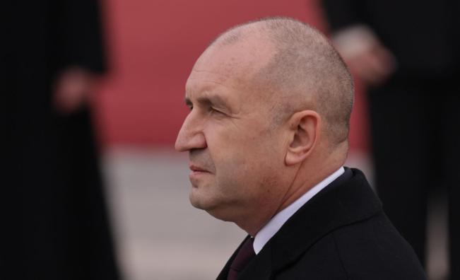 Стана ясно президентът Радев обяви с кои партии и лица тръгва към изборите