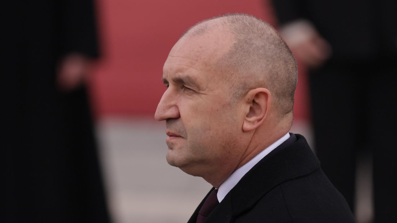 Радев за „Петрохан“: Зловещ символ на разградената държава и политическа диагноза