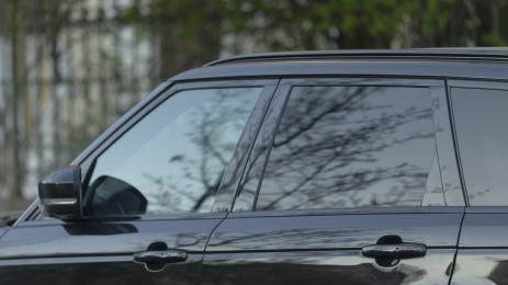 затъмнени стъкла