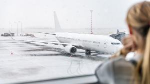 През следващите дни се очакват обилни снеговалежи поледици и рязко