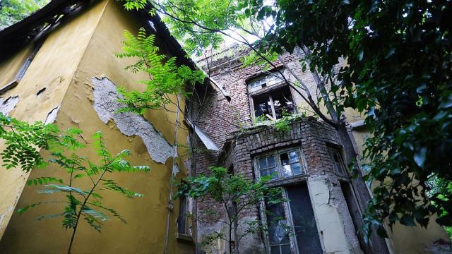 История в руини: Отвън и отвътре къщата на Гешов, пусната за публична продан (ГАЛЕРИЯ)