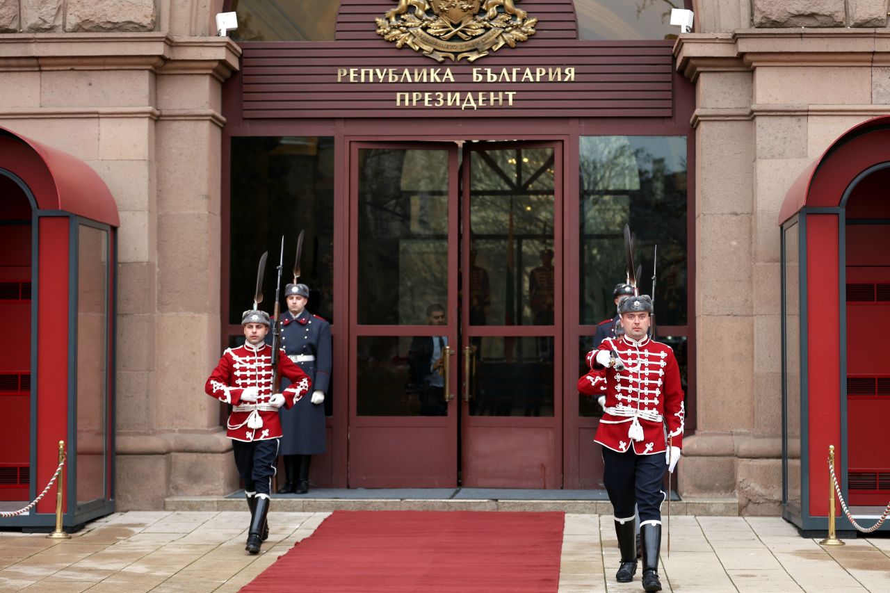 <p>Радев: За мен тази емоция е по-скъпа от всяка социология</p>