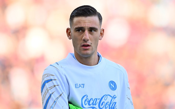 Нападател на Наполи финализира трансфера си във Висшата лига