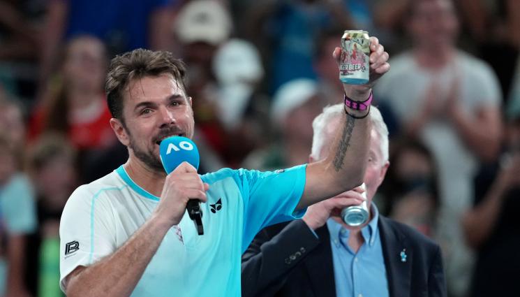 Стан Вавринка - Вавринка се сбогува с Australian Open с бира в ръка