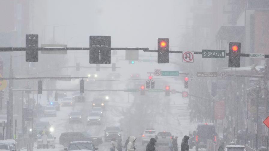 <p>Силна зимна буря остави без ток над 250 000 домакинства в САЩ&nbsp;(СНИМКИ)</p>