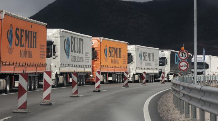 калотина камиони блокада задръстване