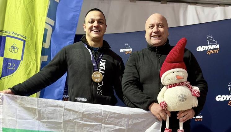 Спорт - Цанко Цанков изкова злато и сребро в рекорден студ