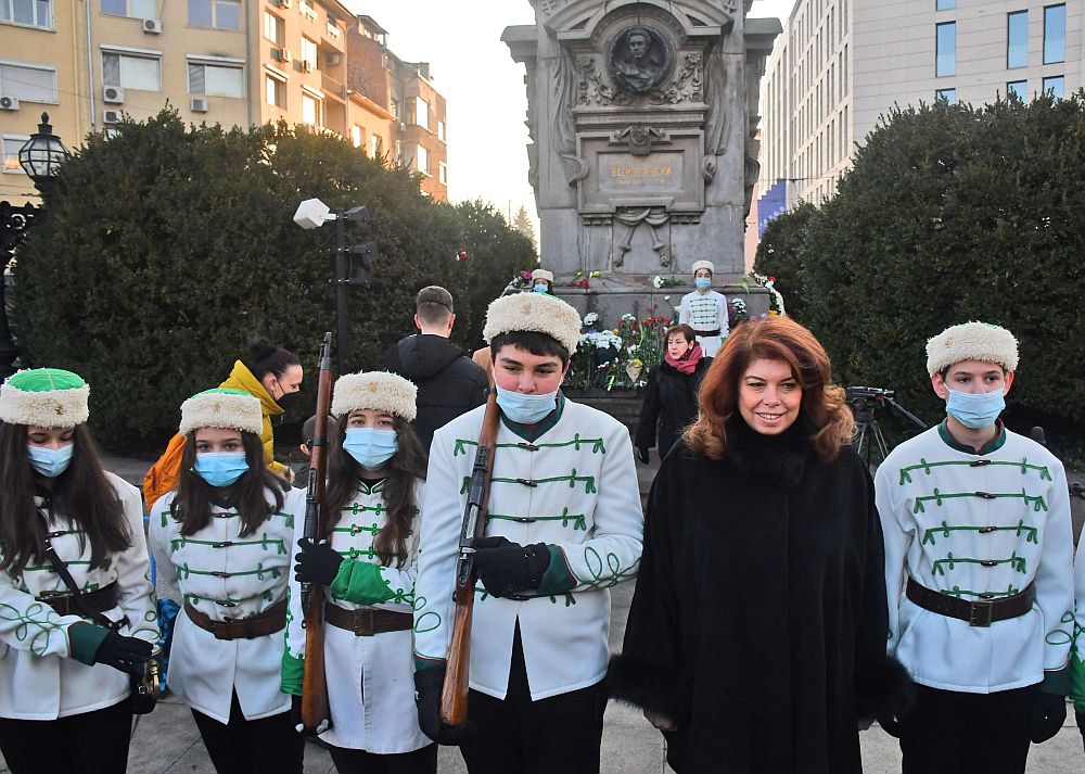 Илияна Йотова