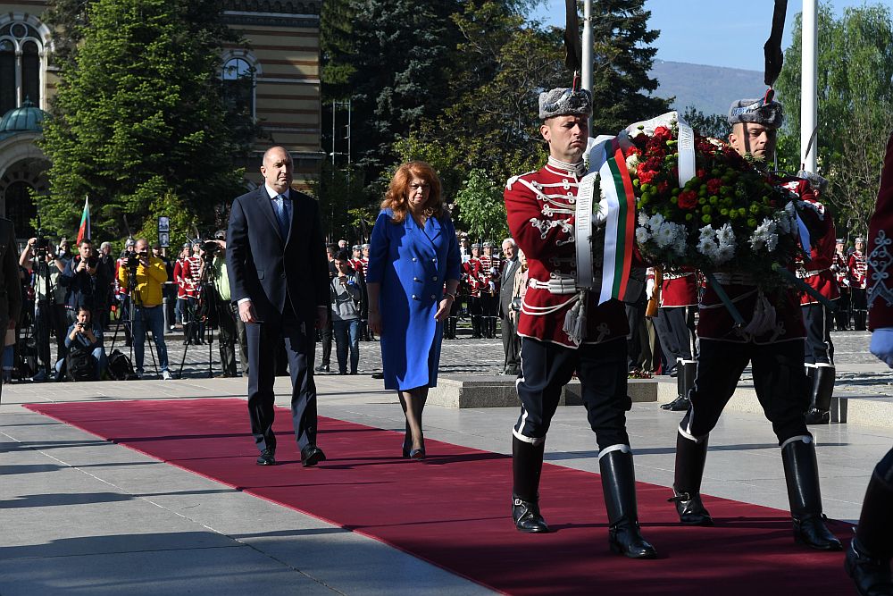 Илияна Йотова