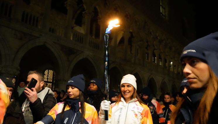 Игри - Започва се! Олимпийският огън достигна до Кортина д'Ампецо