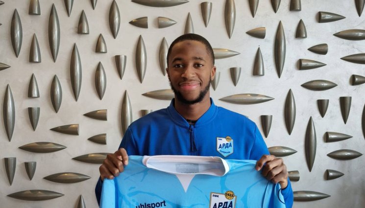 Уилсън Самаке - Арда подписа с нов централен нападател