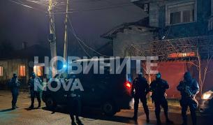 Барети и полиция обсадиха дома на Христо Върбанов в Костинброд