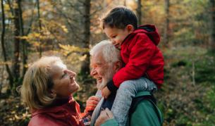 Грижата за внуците предпазва мозъка на възрастните от деменция