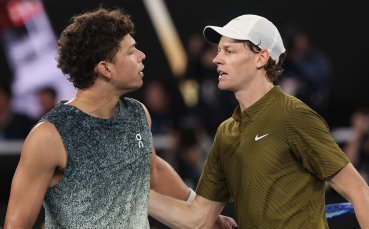 Яник Синер мина през Шелтън и си осигури битка с Джокович