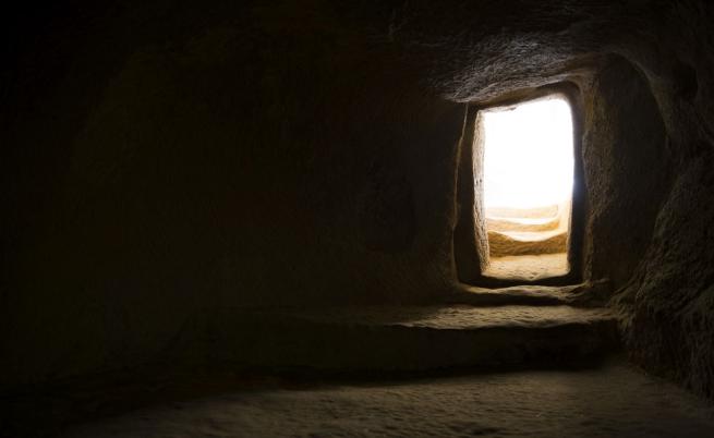 Откриха древна гробница на 