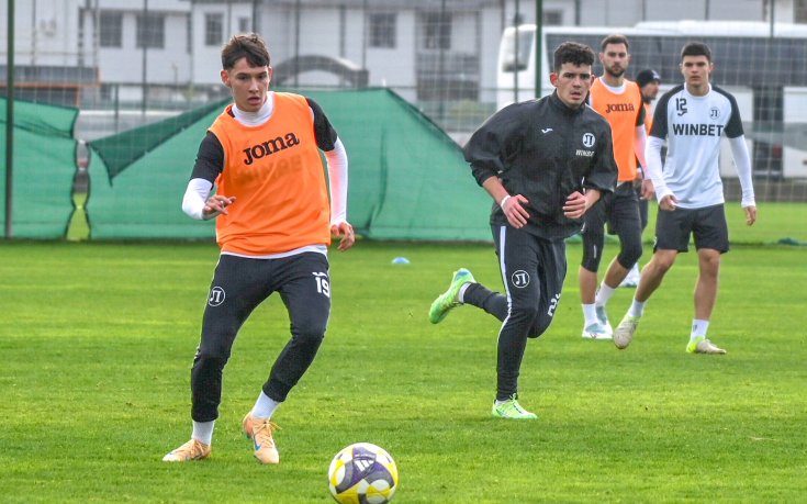 Футболист на Локомотив Пловдив напусна лагера в Турция