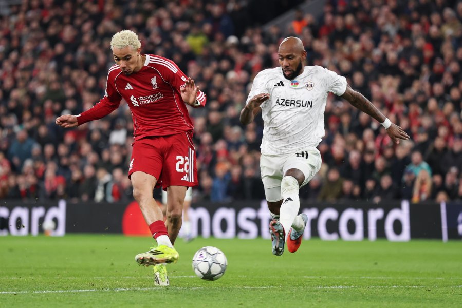 Ливърпул Карабах1