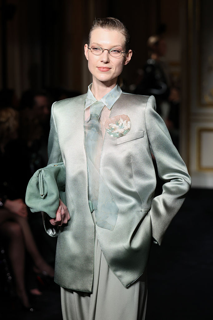 Колекцията Jade постави ново начало за Armani Prive с нежни зелени нюанси и ефирни линии