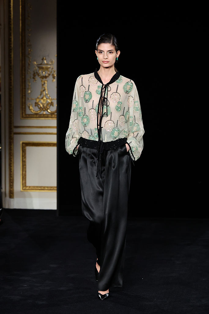 Колекцията Jade постави ново начало за Armani Prive с нежни зелени нюанси и ефирни линии