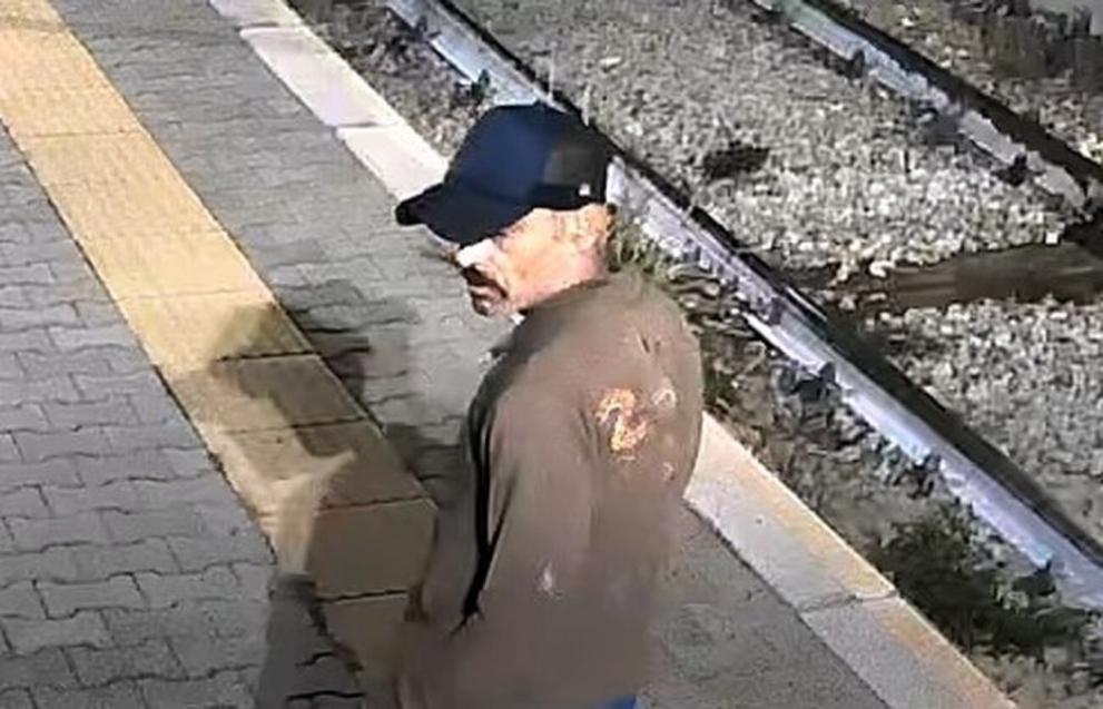 Полицията в Русе издирва мъж за престъпление, съобщиха от ОД