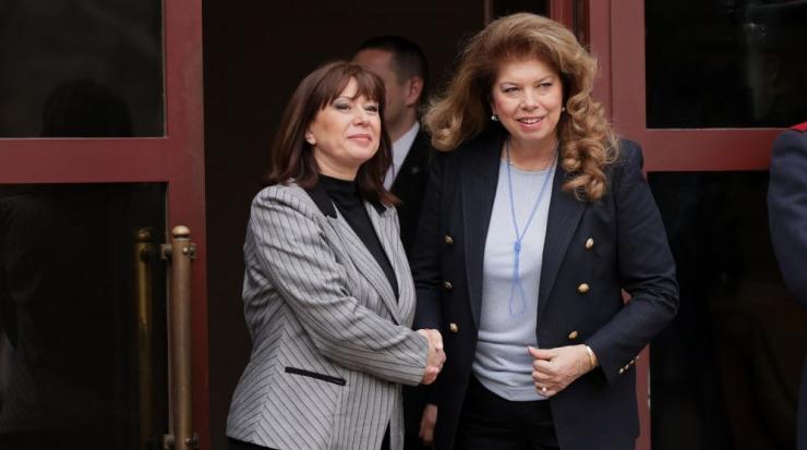 Илияна Йотова Велислава Делчева