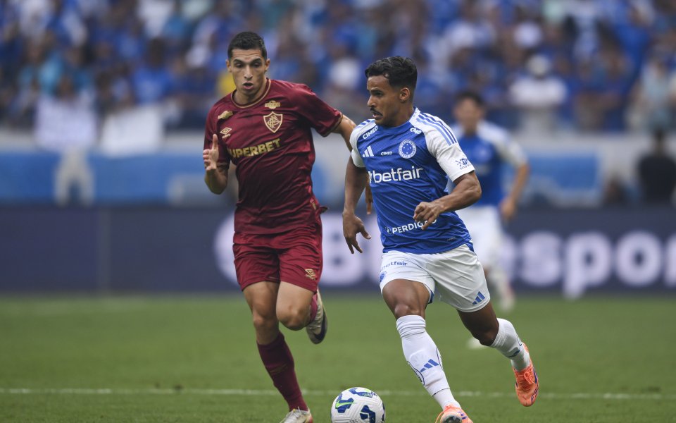 Комо уреди бразилски ляв бек