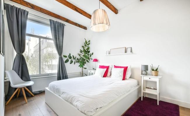 Как да превърнете малката спалня в истинско помещение за почивка