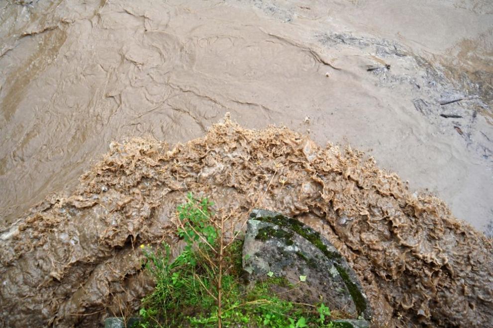 Река Поповска се е покачила рязко в района на село