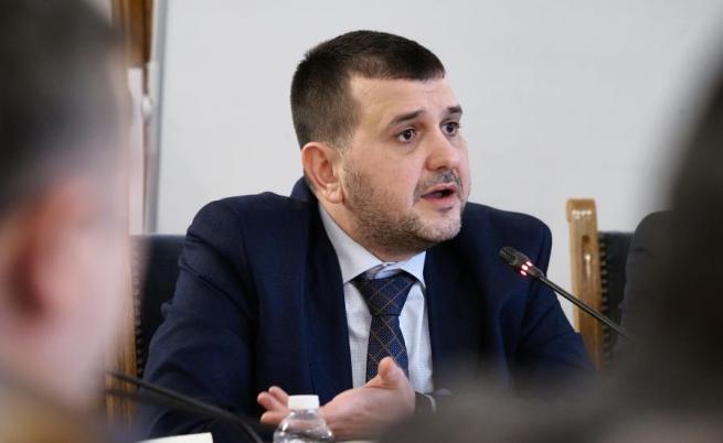 ДСБ: Нотариалната заверка при прехвърляне на МПС е измислена административна тежест