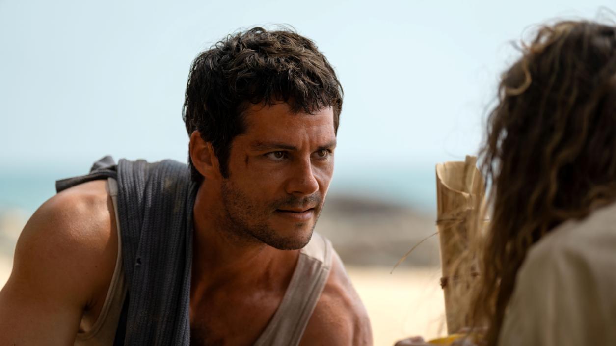 Сам Рейми превръща тропическия рай в кошмар за оцеляване в новия трилър SOS