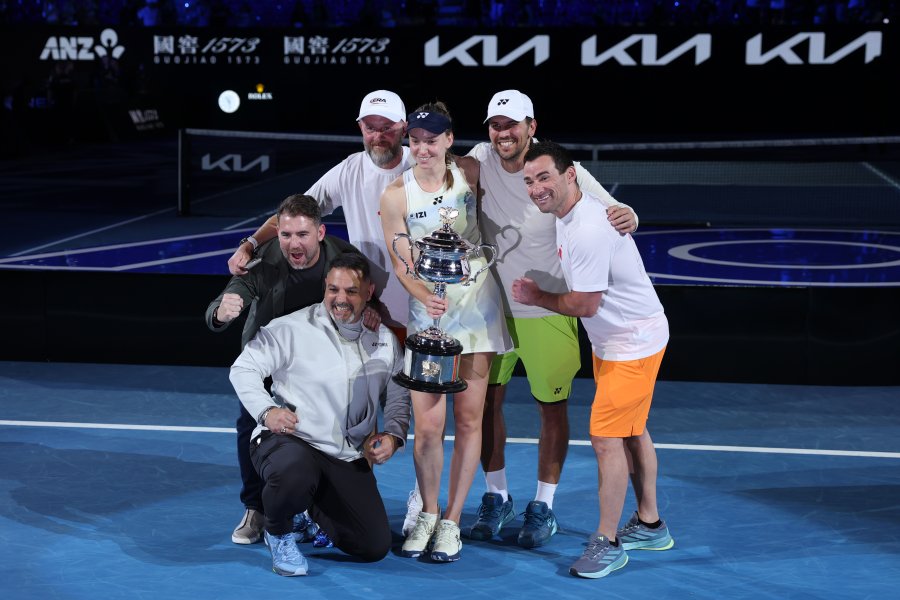 Елена Рибакина срази Арина Сабаленка за първа титла от Australian1